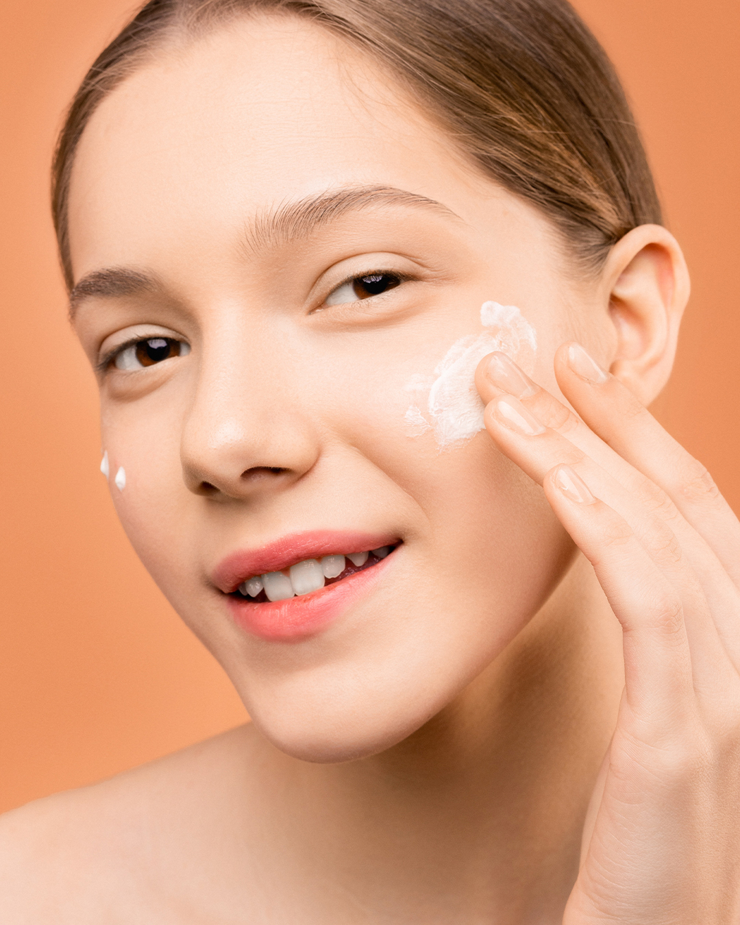 Сонцезахисний крем UVA/UVB SPF 50+ Dalton - текстура та застосування